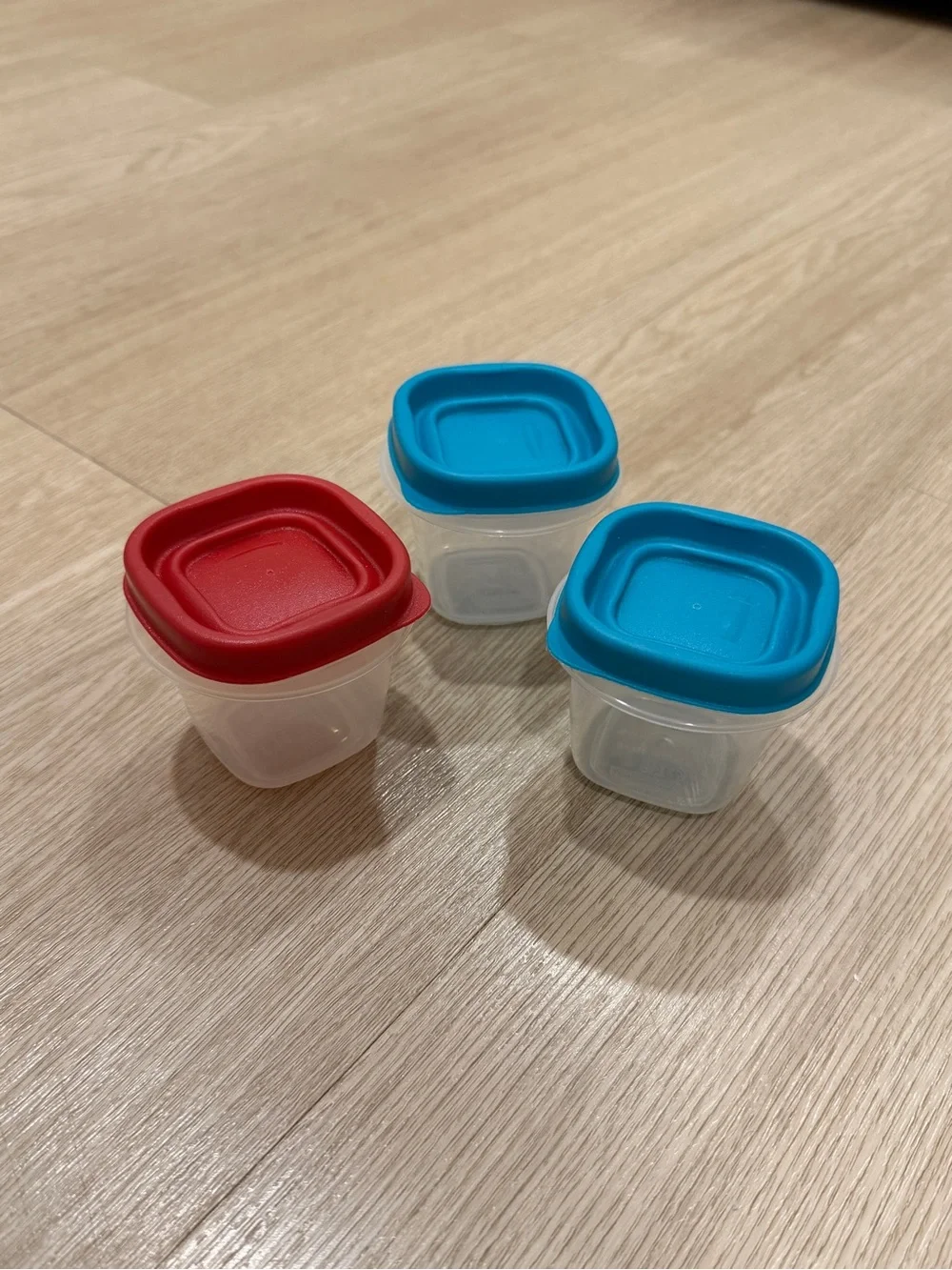 Lot x3 Rubbermaid 4oz Food Storage Clear Containers Red Turquoise Lids 6pc Set